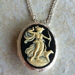 Christmas mom Artemis daughter wife photo Roman Goddess Locket Necklace Chariot